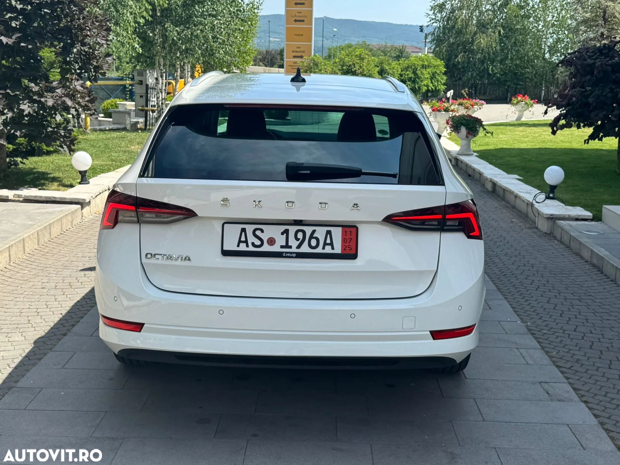 Skoda Octavia 2.0 TDI DSG Style - 31
