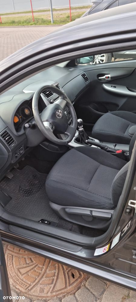 Toyota Corolla 1.6 Premium - 12