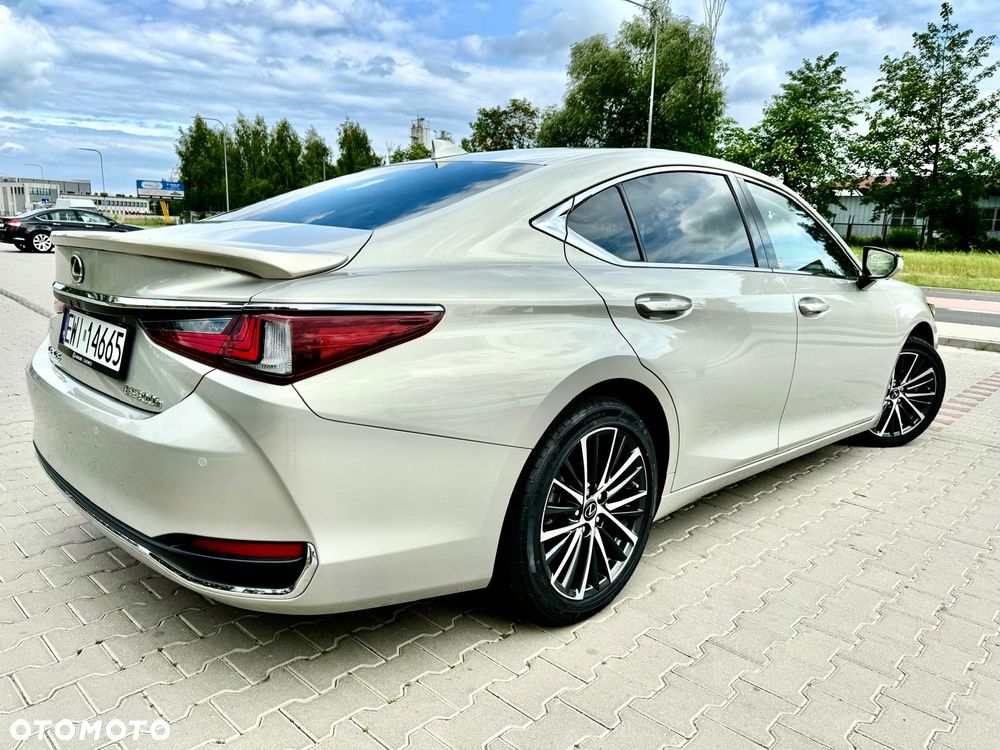 Lexus ES 300h Prestige - 4