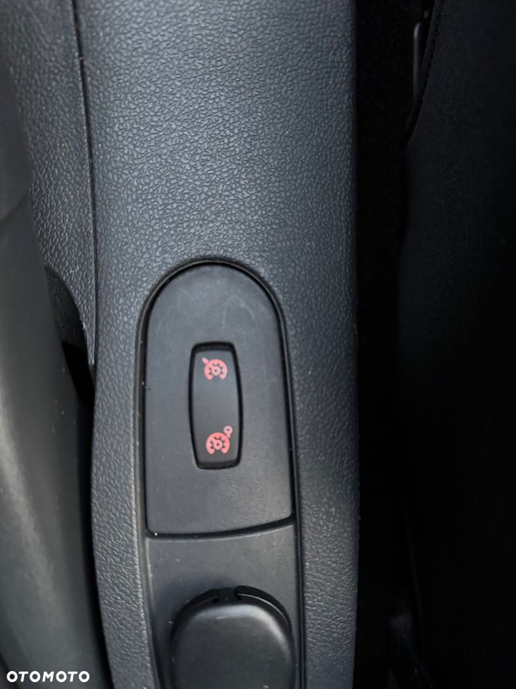 Renault Clio 1.2 16V 75 Expression - 23