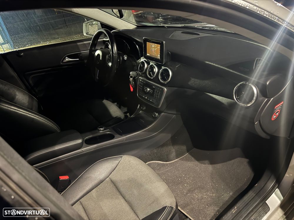 Mercedes-Benz CLA 220 CDI 7G-DCT Urban - 15
