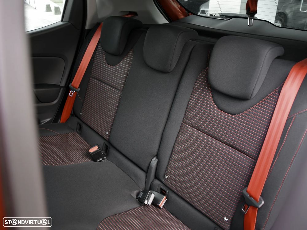 Renault Clio TCe 220 EDC R.S. Trophy - 17