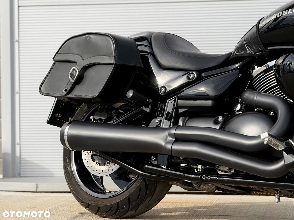 Suzuki Boulevard - 23