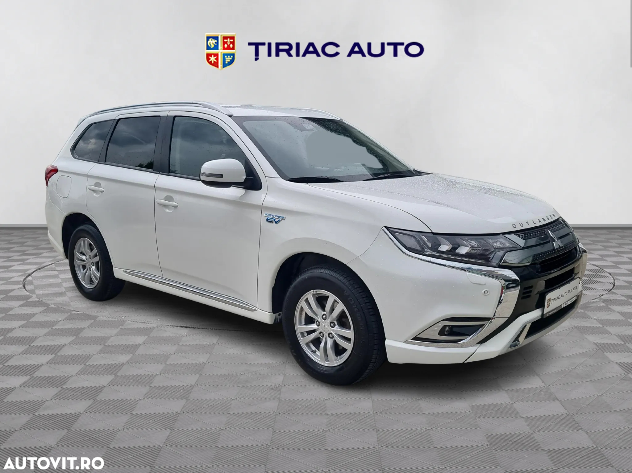 Mitsubishi Outlander 2.4 4WD Plug-In Hybrid - 8
