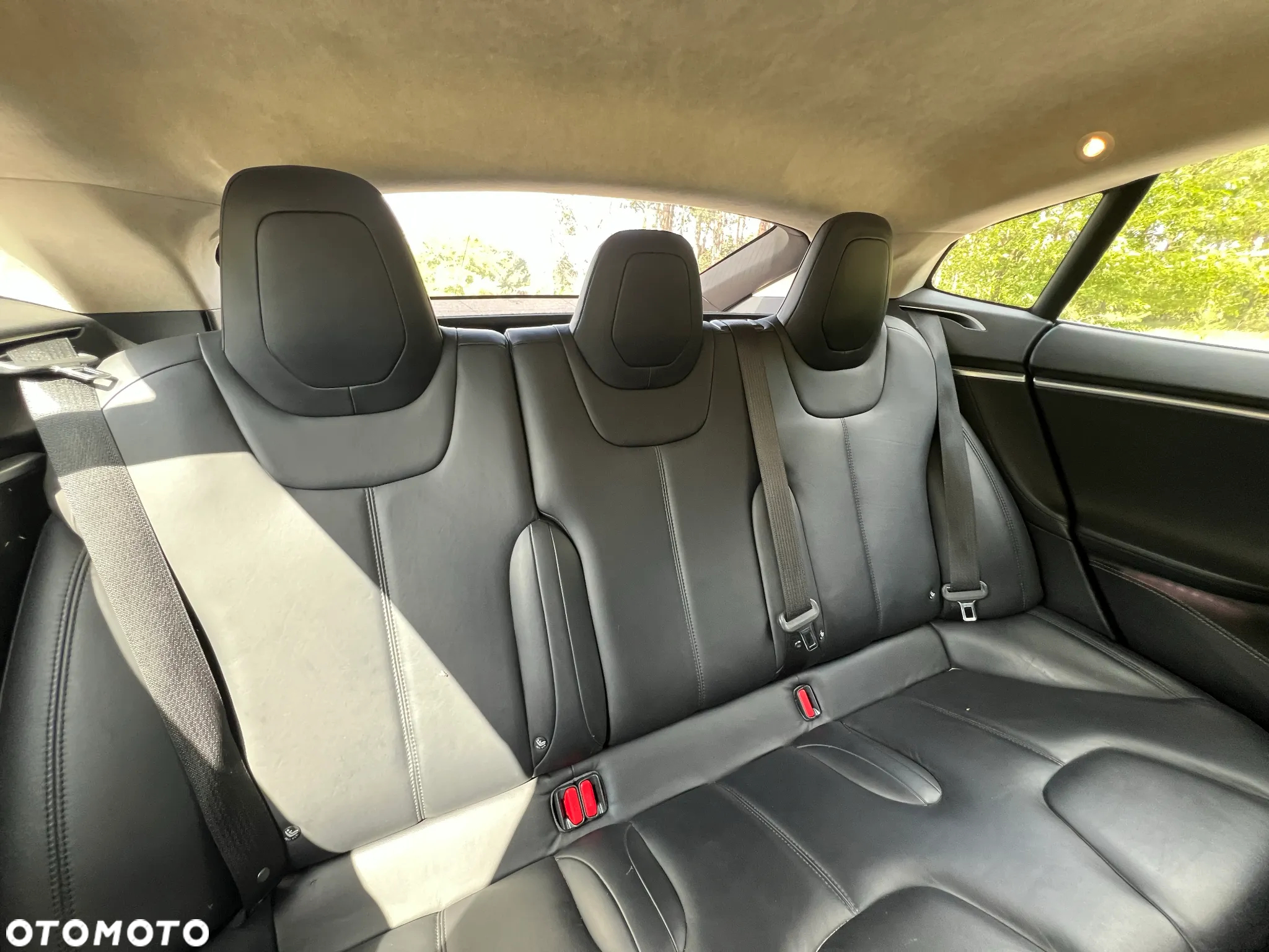 Tesla Model S - 17