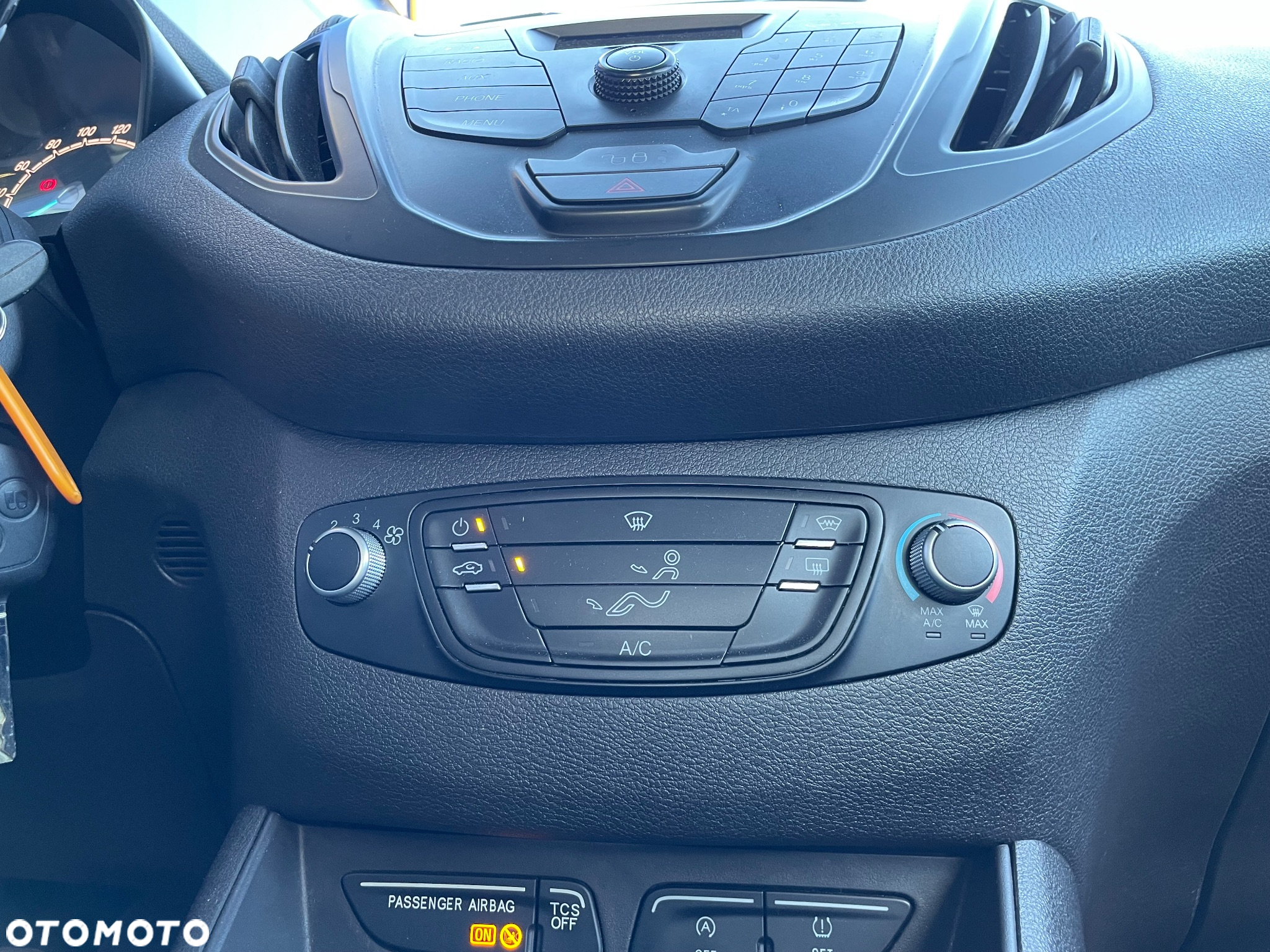 Ford Tourneo Courier 1.5 TDCi Trend - 15