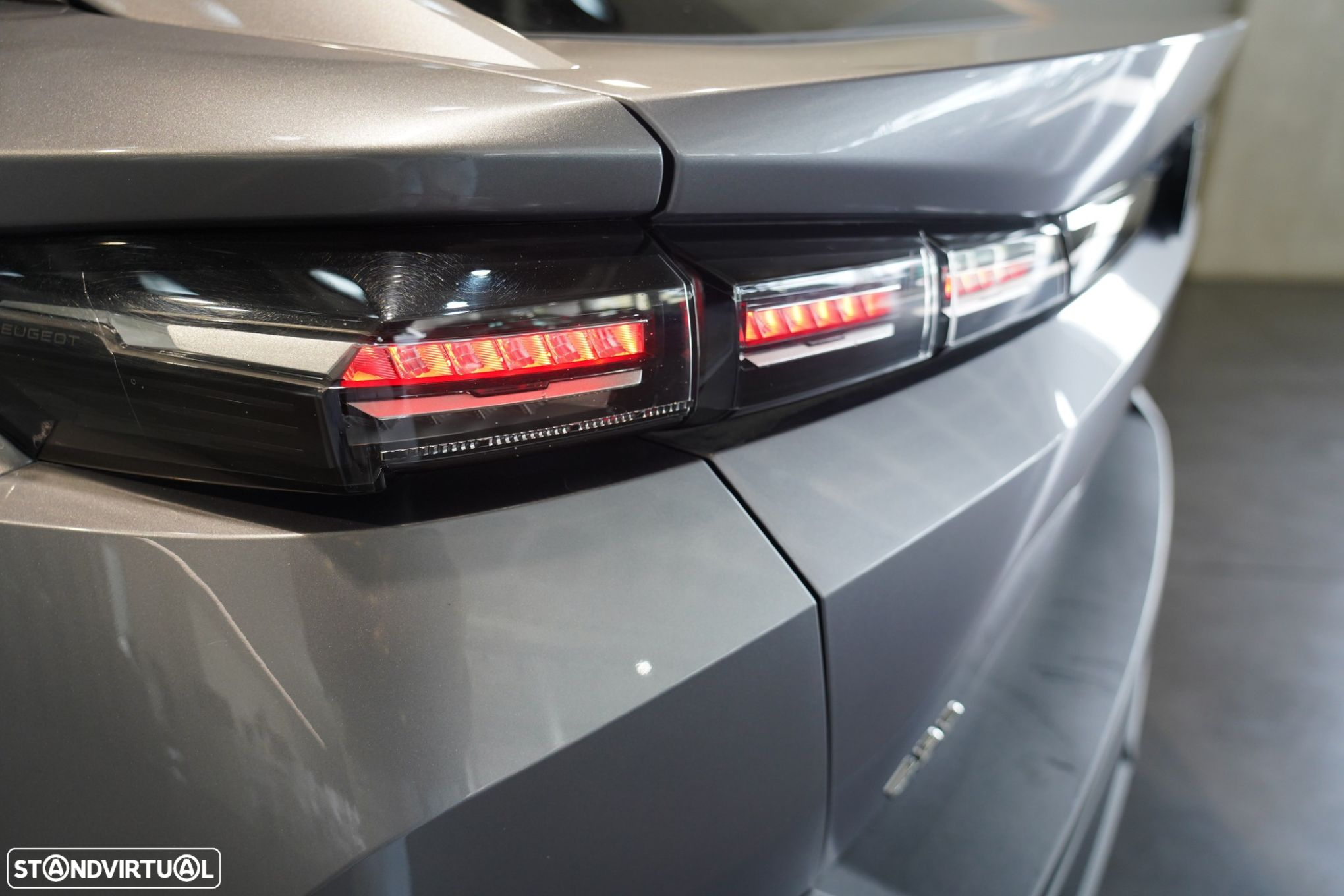 Peugeot 408 1.2 PureTech Allure EAT8 - 37