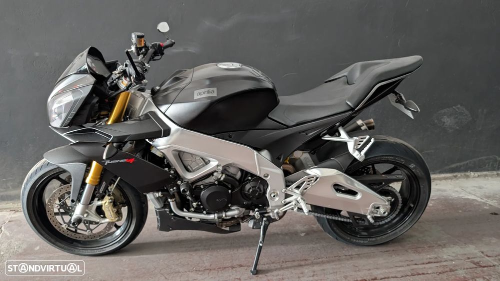 Aprilia Tuono V4R APRC - 1