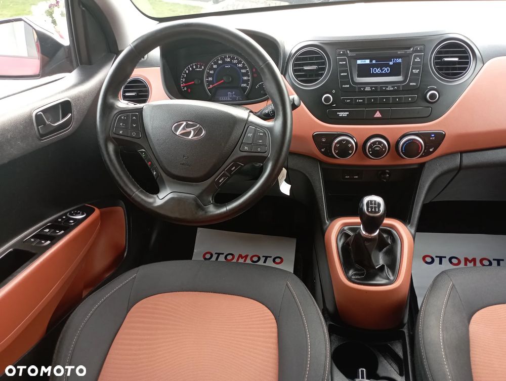 Hyundai i10 1.2 Fifa World Cup Edition - 12