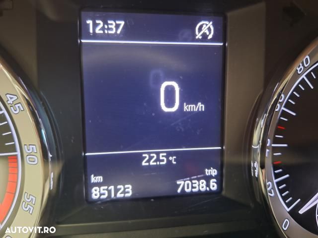Skoda Octavia 2.0 TDI Style - 7