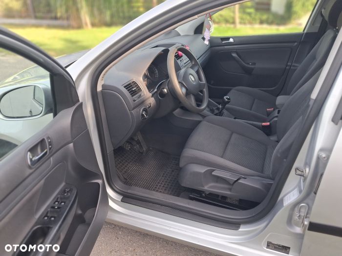 Volkswagen Golf - 8