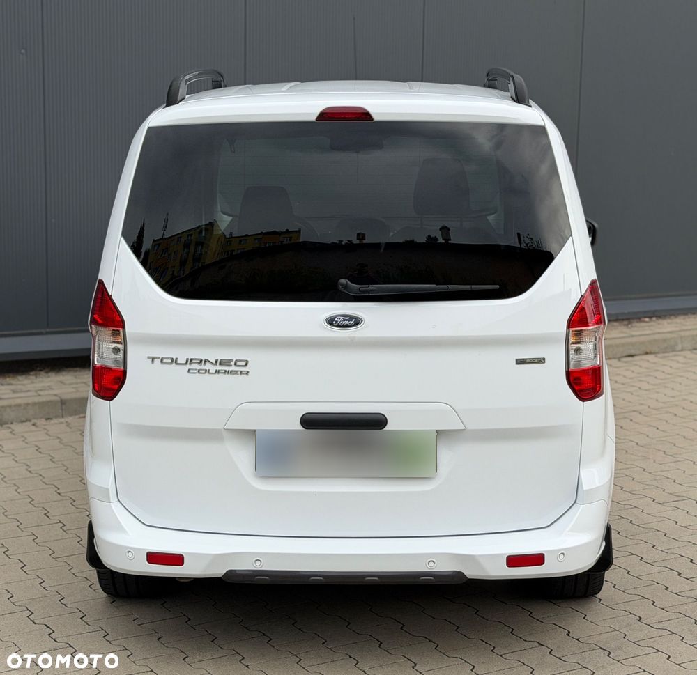 Ford Tourneo Courier 1.0 EcoBoost Titanium - 5