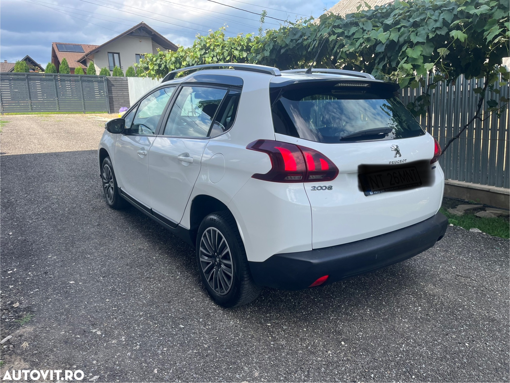 Peugeot 2008 1.2 PureTech Turbo Active - 9
