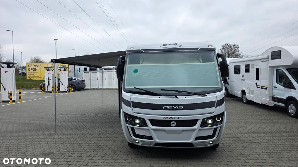 McLOUIS NEVIS 879 - INTEGRA - KAMPER - 4