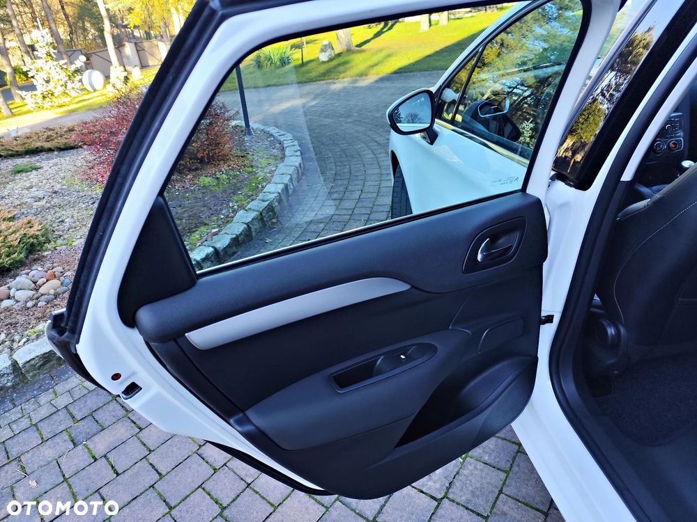 Citroën C4 e-HDi 110 Stop/Start System Selection - 30