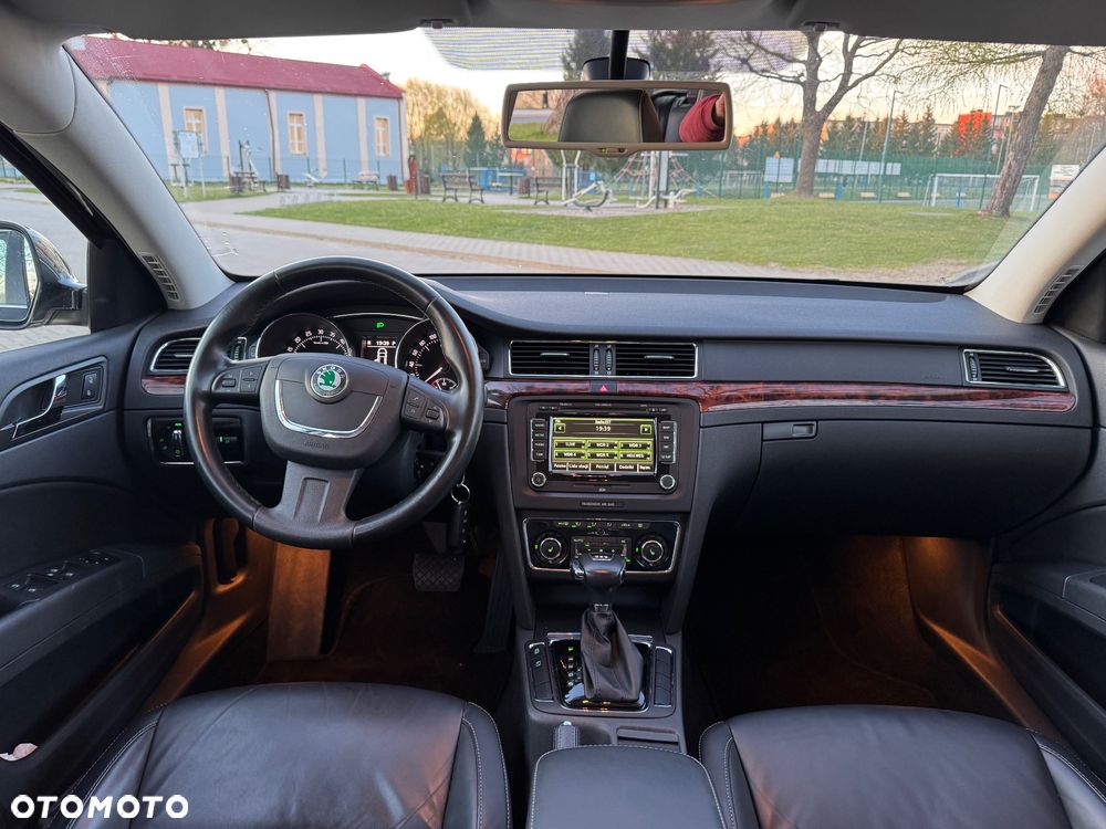 Skoda Superb 2.0 TDI DSG Exclusive - 6