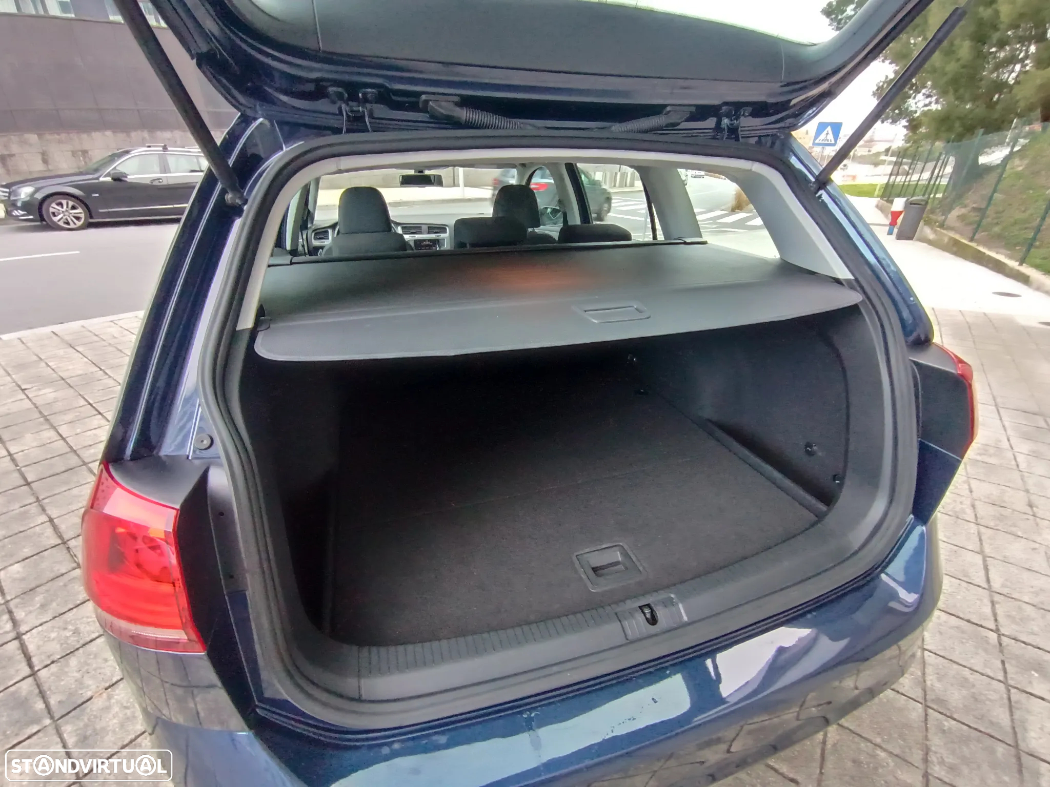 VW Golf Variant 1.6 TDi BlueMotion Confortline - 27