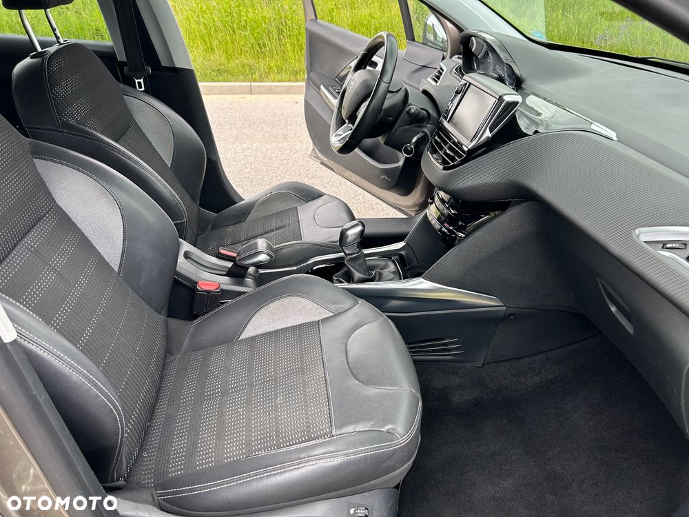 Peugeot 2008 - 12