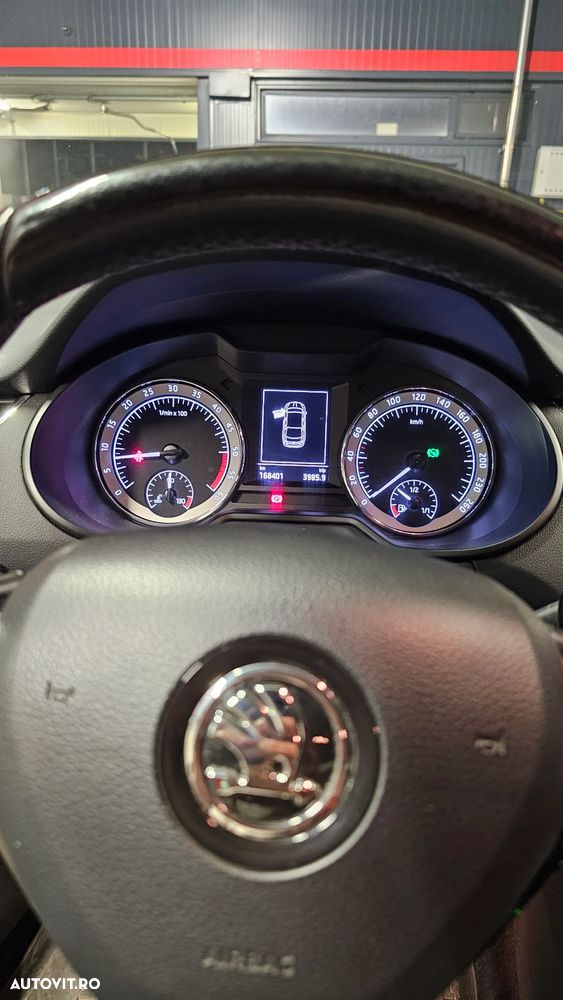 Skoda Octavia 2.0 TDI STYLE DSG - 5