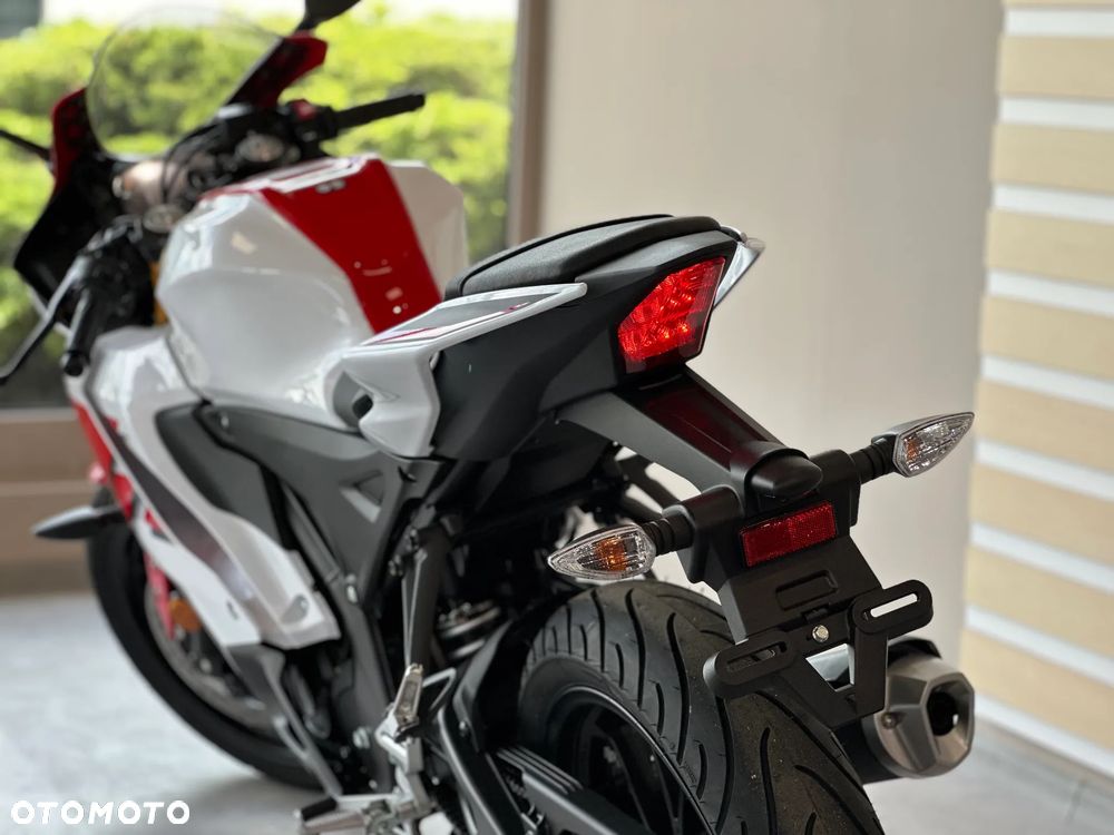 Yamaha YZF - 5