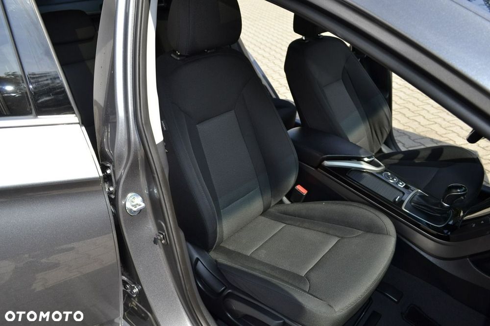 Hyundai i40 Kombi 1.7 CRDi DCT Premium - 34