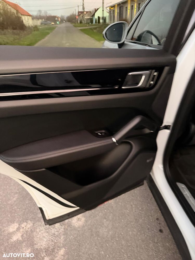 Porsche Cayenne Standard - 14