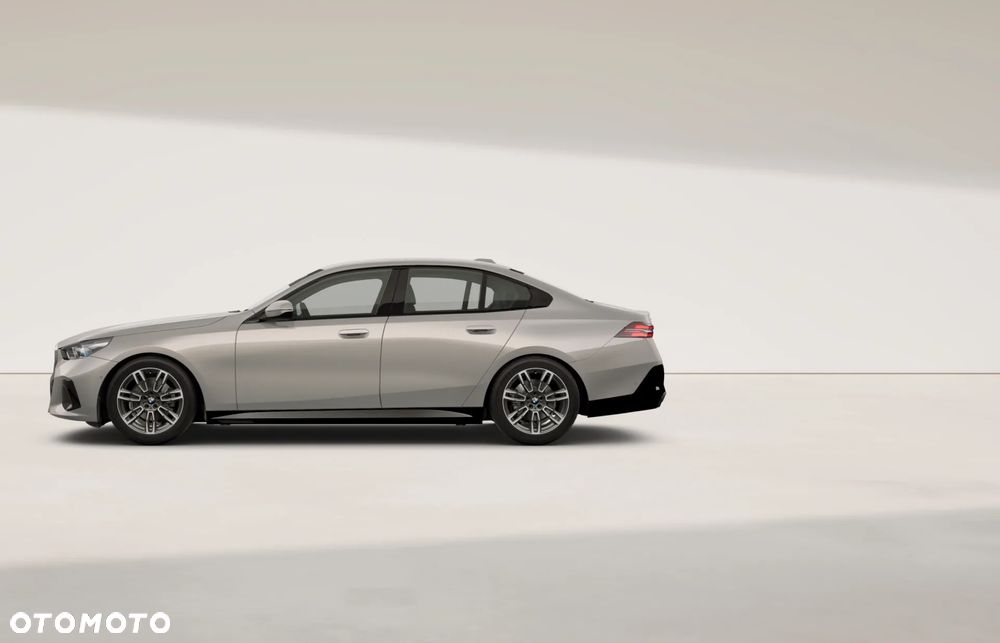BMW Seria 5 520d xDrive mHEV M Sport - 8