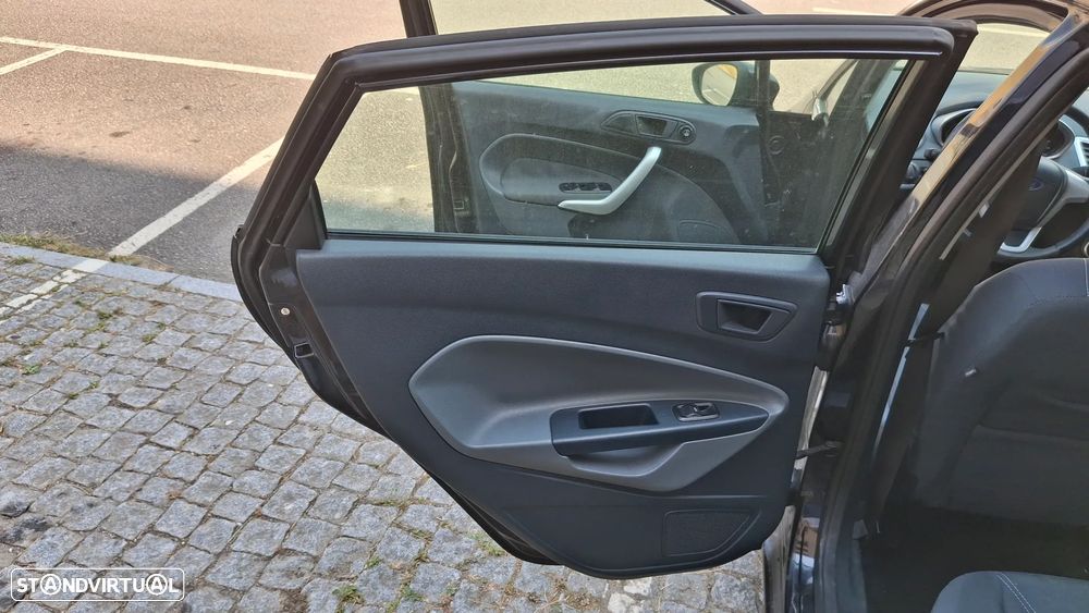 Ford Fiesta 1.4 TDCI Titanium - 15