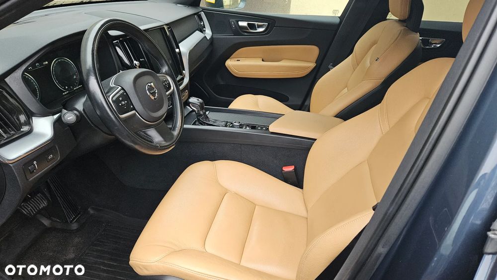 Volvo XC 60 T6 AWD Geartronic Momentum Pro - 6