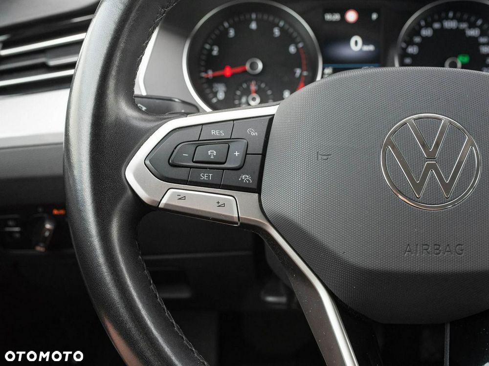 Volkswagen Passat - 14
