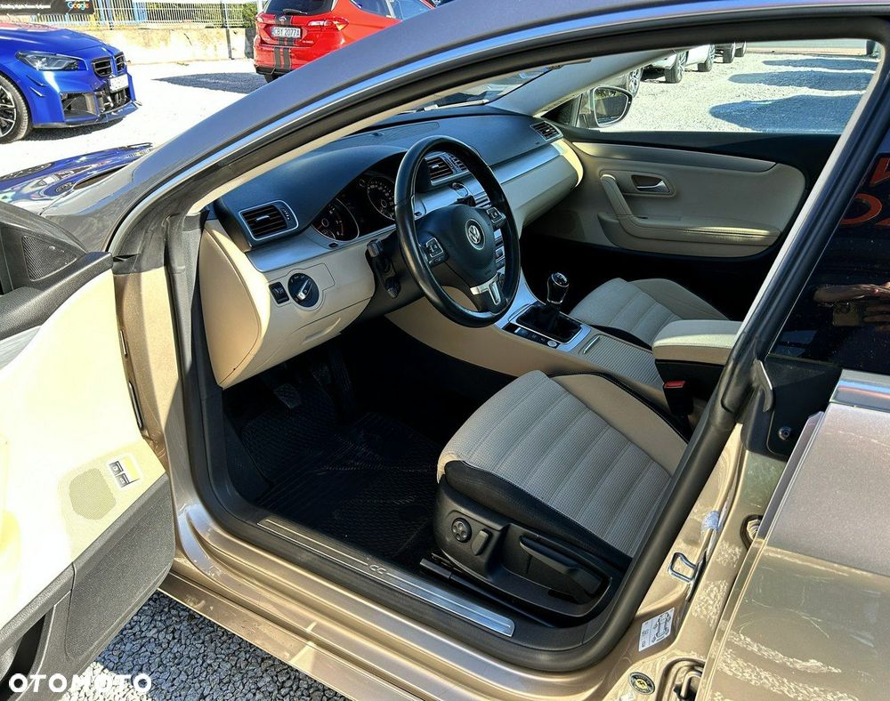 Volkswagen Passat CC - 8