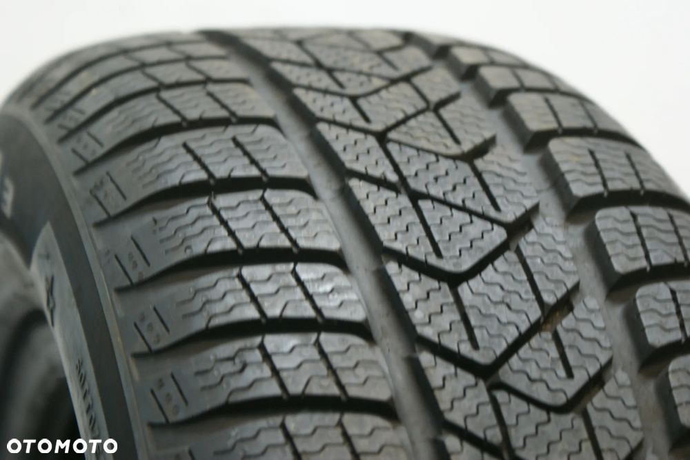 205/60R16 PIRELLI WINTER SOTTOZERO 3 , 6,9mm A4935 - 2
