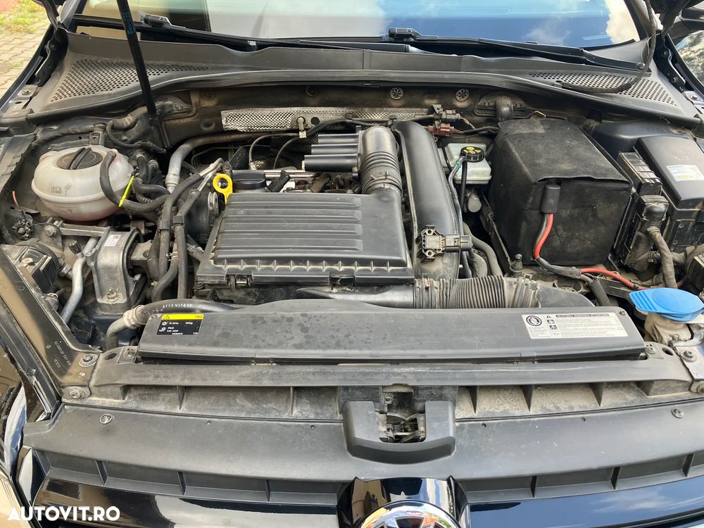 Volkswagen Golf - 30