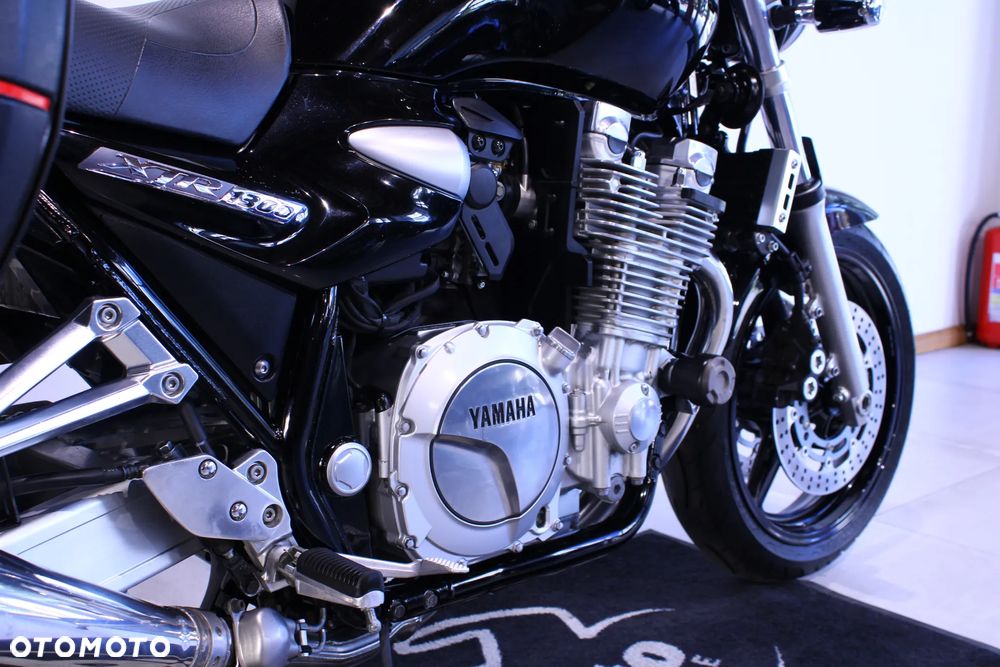 Yamaha XJR - 23