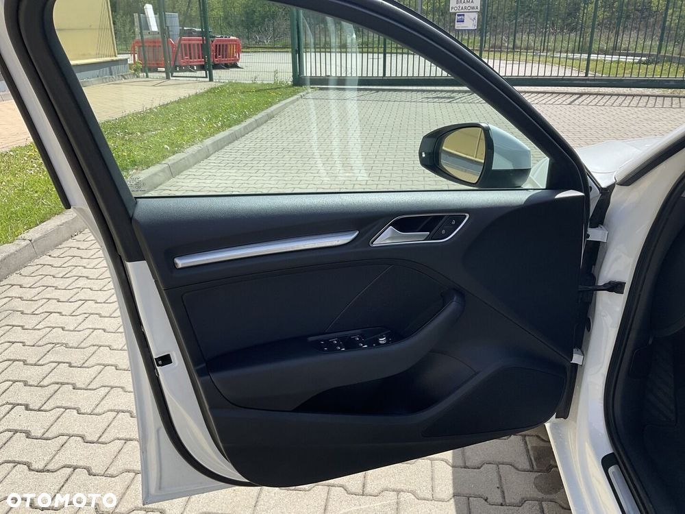 Audi A3 Sportback - 16