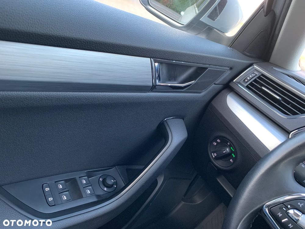 Skoda Superb 2.0 TDI SCR Ambition DSG - 30