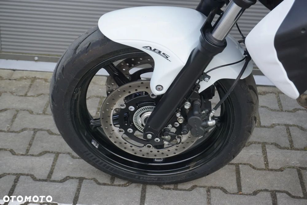 Suzuki Gladius - 18