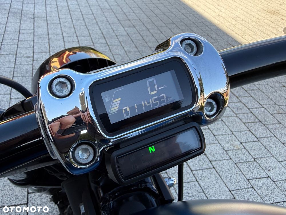 Harley-Davidson Softail Breakout - 19