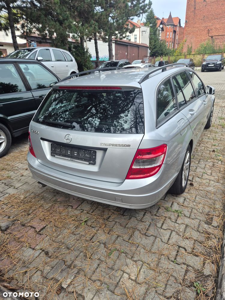 Mercedes-Benz C-Class 2009 photo 2