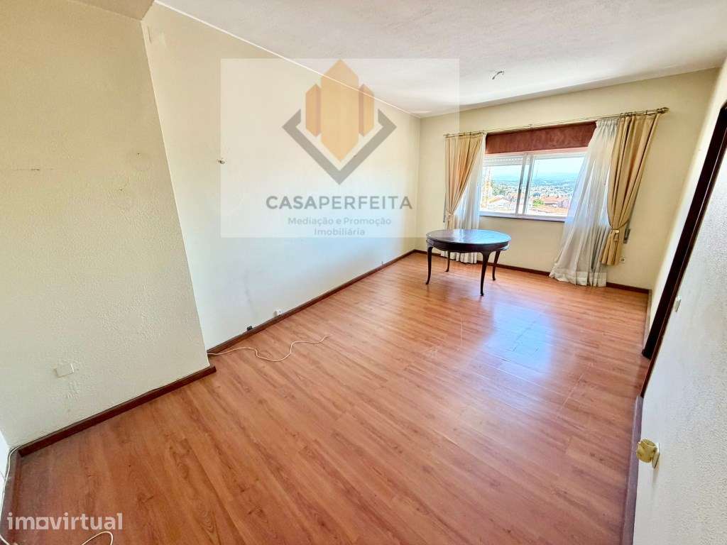 Apartamento T2 com Terraço no Último Piso - Junto à Praça Velazquez... - Grande imagem: 4/26