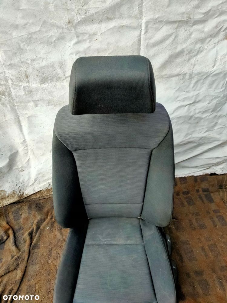 fotel siedzenie lewy przód e87 lift 5drzwi - 4