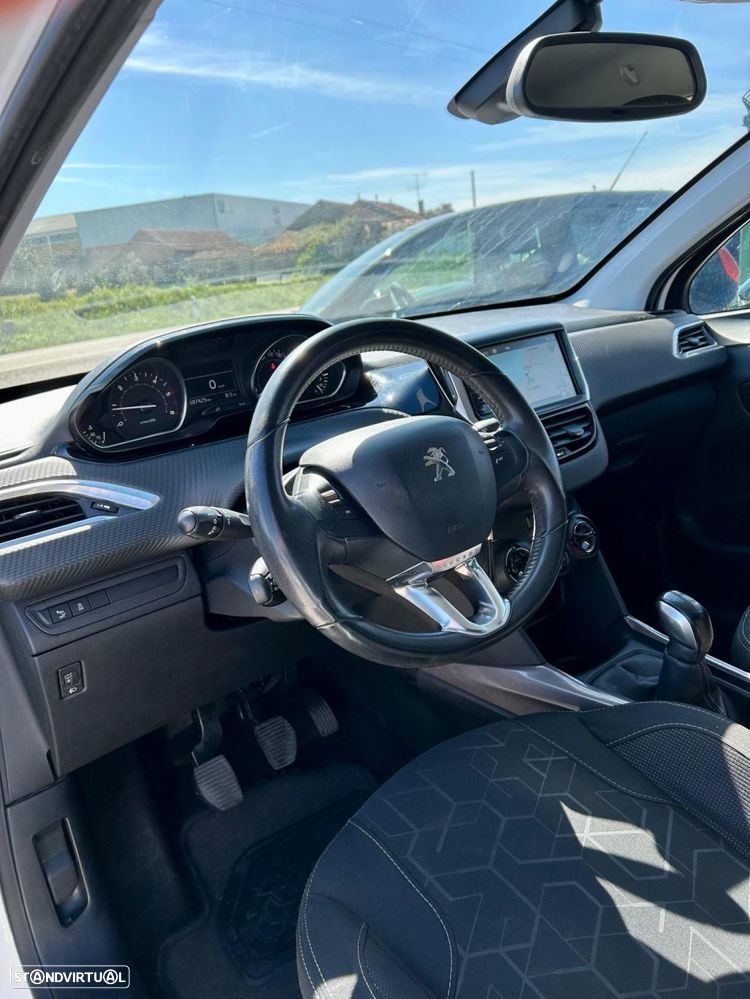 Peugeot 2008 1.6 BlueHDi Style - 4