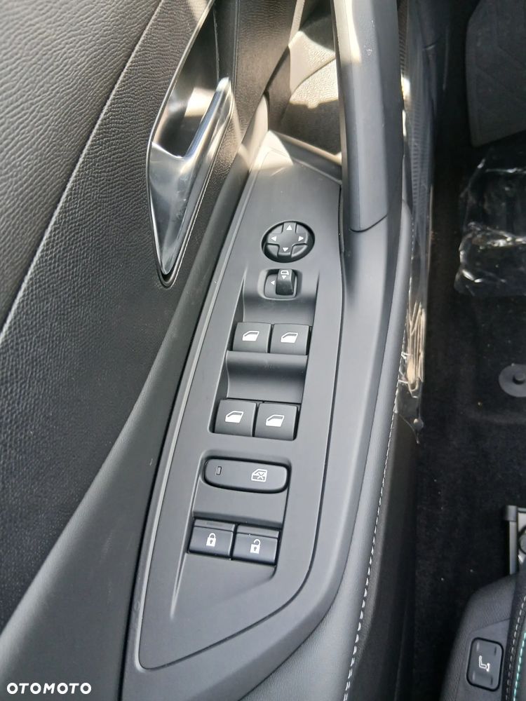 Peugeot 408 1.2 PureTech Allure S&S EAT8 - 12