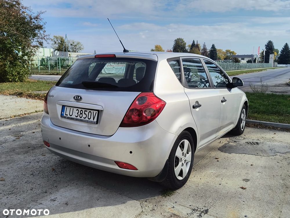 Kia Ceed - 6