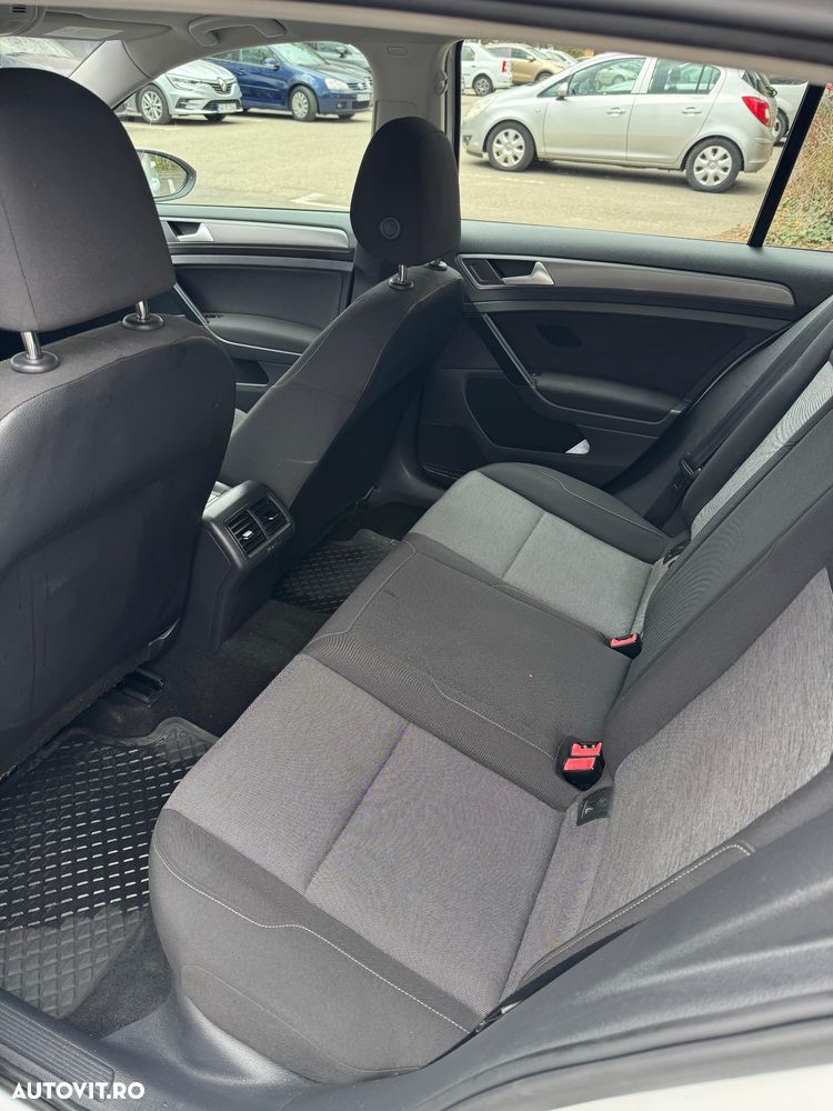 Volkswagen Golf - 13