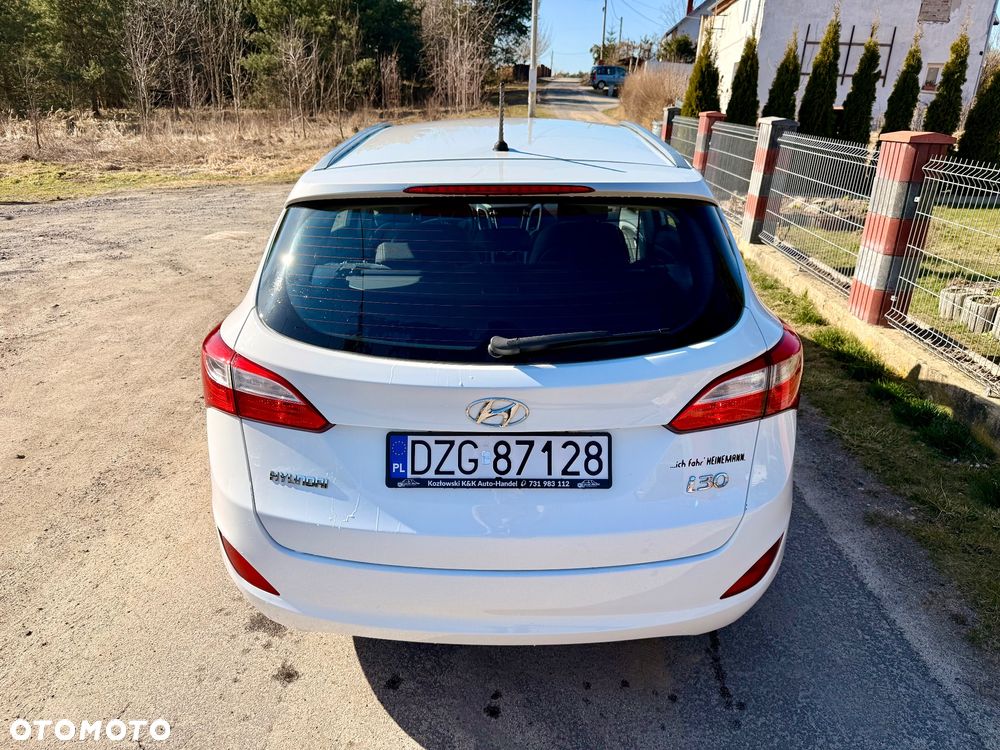 Hyundai i30 blue 1.6 CRDi Classic - 9