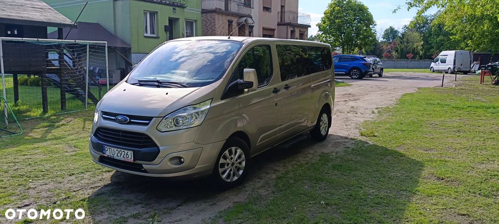 Ford Tourneo Custom - 1