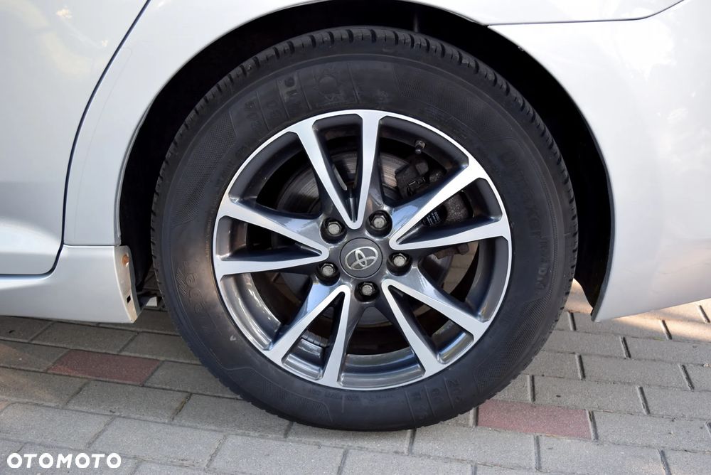 Toyota Avensis 2.0 Premium MS - 12