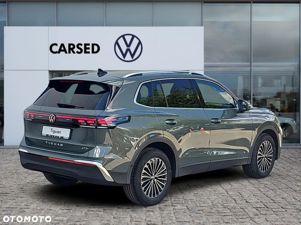 Volkswagen Tiguan - 8