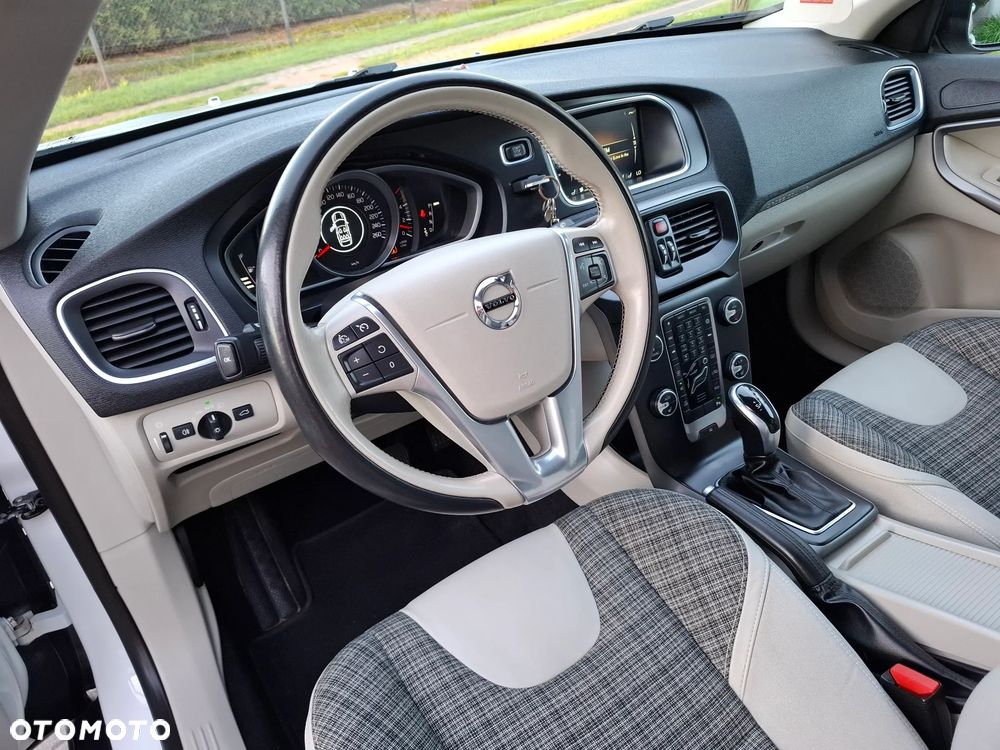 Volvo V40 Cross Country D2 Drive-E Dynamic Edition - 23